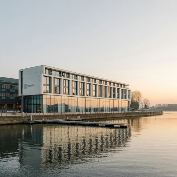 Riverside Hotel