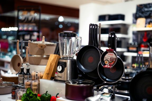 Pans and Blender in Store
