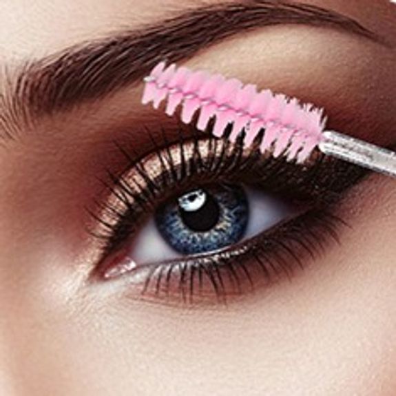 Can I wear makeup with lash extensions?