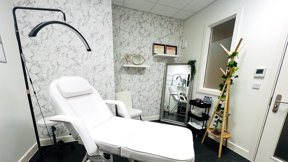 pink and brown makeup brush set