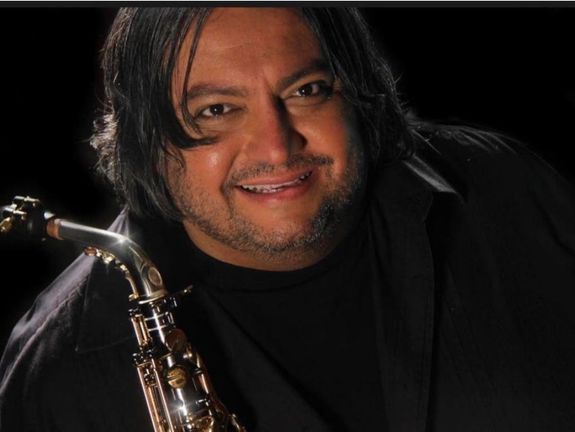 How long can Edwin perform? 