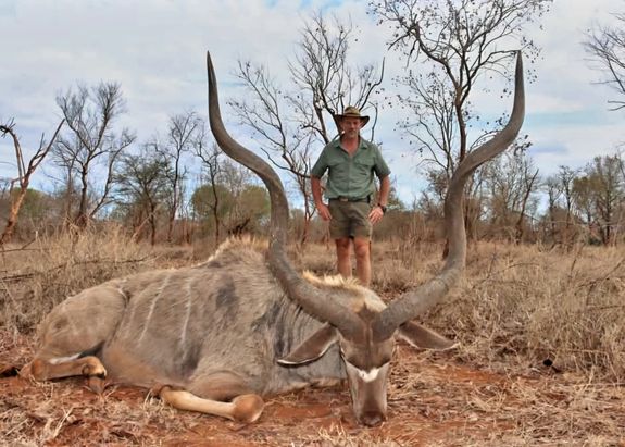 Oplev professionelt drevet jagt, i vores velkendte kvalitet. Med udgangs punkt i områder omkring den verdensberømte Kruger National Park, Big 5 område.