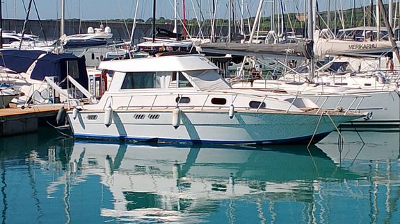 Benvenuto a bordo di Alma : vivi il mare su un classico Dalla Pietà del 1975