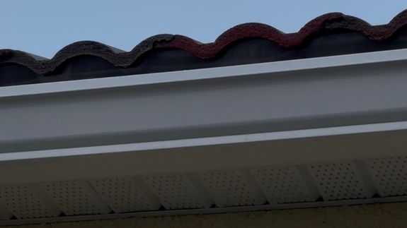 Finally, gutter cleaning that doesn’t break the bank in Bradenton.