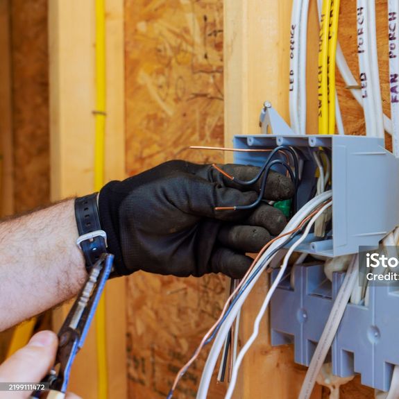 Elektriker/-in gesucht!