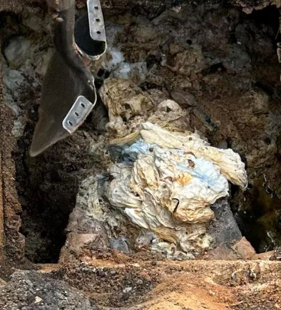 Can line jetting prevent future clogs in my pipes?