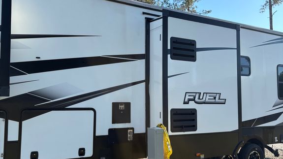 Transform Your Appeal with a Sparkling Exterior in Jacksonville.