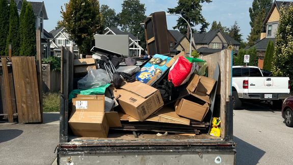 Your clutter-free home in a flash, right here in Surrey.