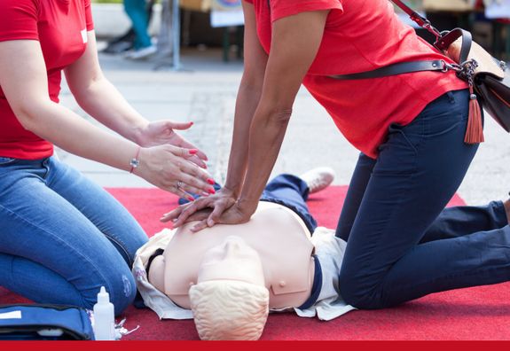 Do I need to have prior experience to take a CPR or First Aid course?