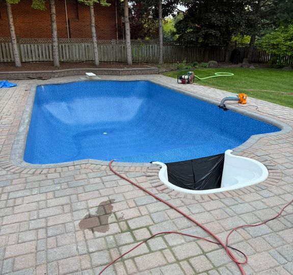 How long does it take to build a custom swimming pool?