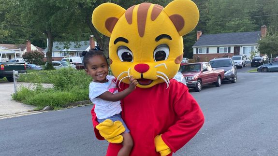 Transform Memories with Colorful Face Painting in Annapolis.